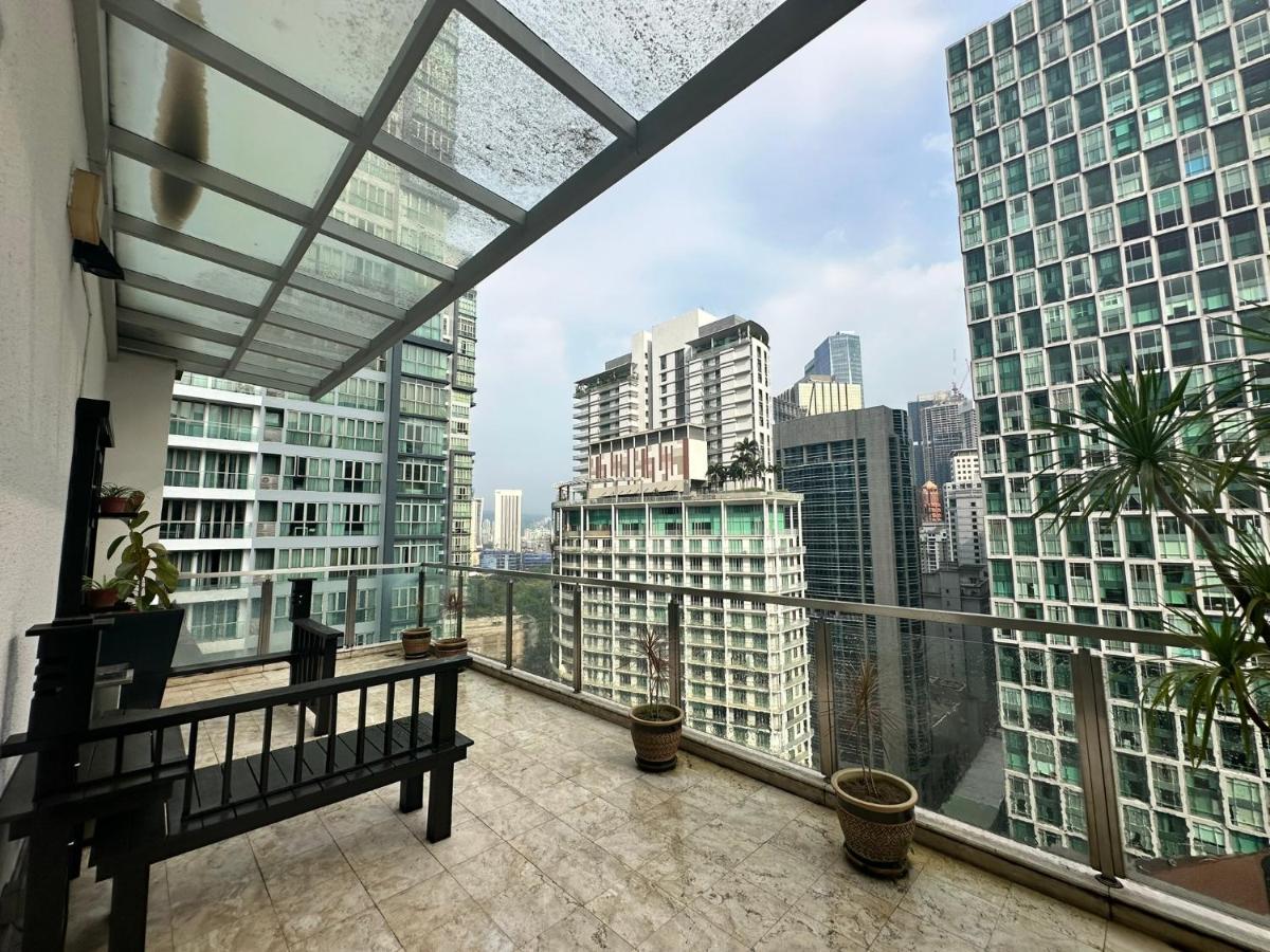 Klcc Suites By Nhb Kuala Lumpur Extérieur photo