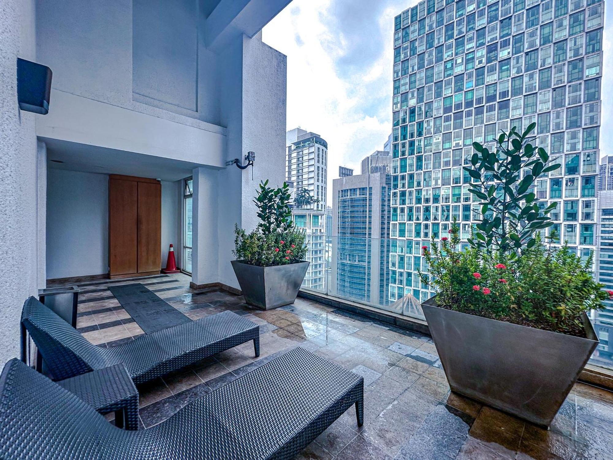 Klcc Suites By Nhb Kuala Lumpur Extérieur photo